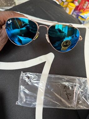 Ray-Ban Aviator Sunglasses - Gold Frame with Blue Mirrored Lenses